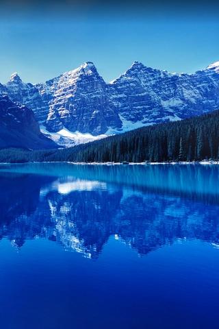 Moraine Lake, Alberta, Canada 