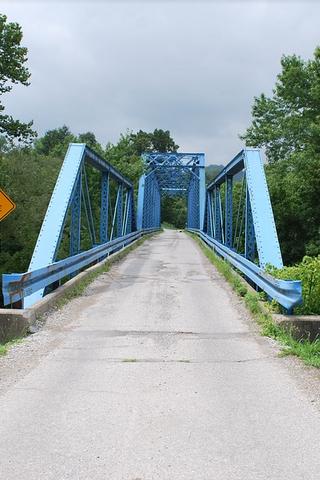 One Lane Bridge, Kentucky (USA)